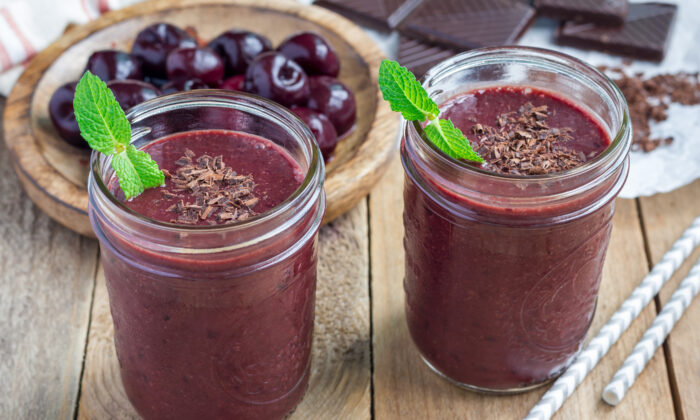 Dr. Fuhrman’s Chocolate Cherry Smoothie (Recipe)