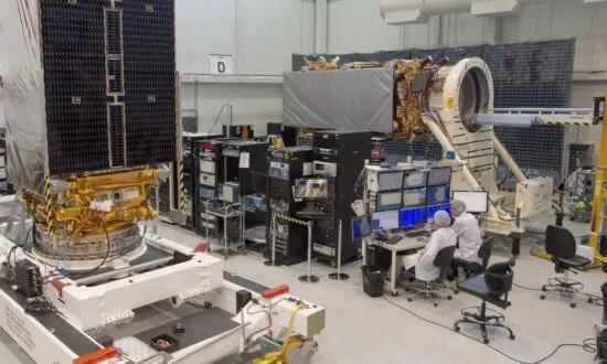 Canada Announces Grants to Help Companies Use Satellite Data