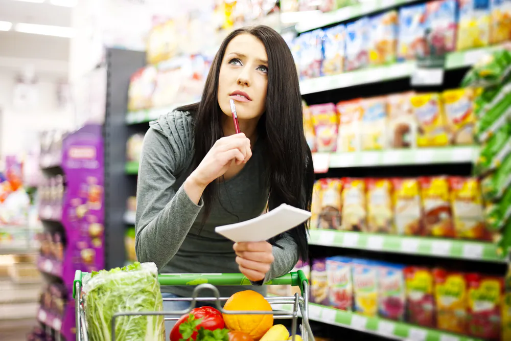 There are some tips on what to buy, what to avoid and how to earn rewards on every purchase. (gpointstudio/Shutterstock)