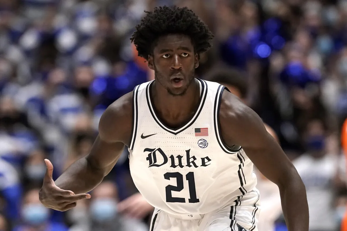 Duke forward A.J. Griffin (21) reacts following a basket against Syracuse during the first half of an NCAA college basketball game in Durham, N.C., on Jan. 22, 2022. (Gerry Broome/AP Photo)