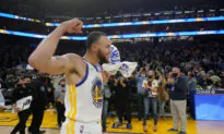 Stephen Curry’s Buzzer-Beater Sends Warriors Past Rockets