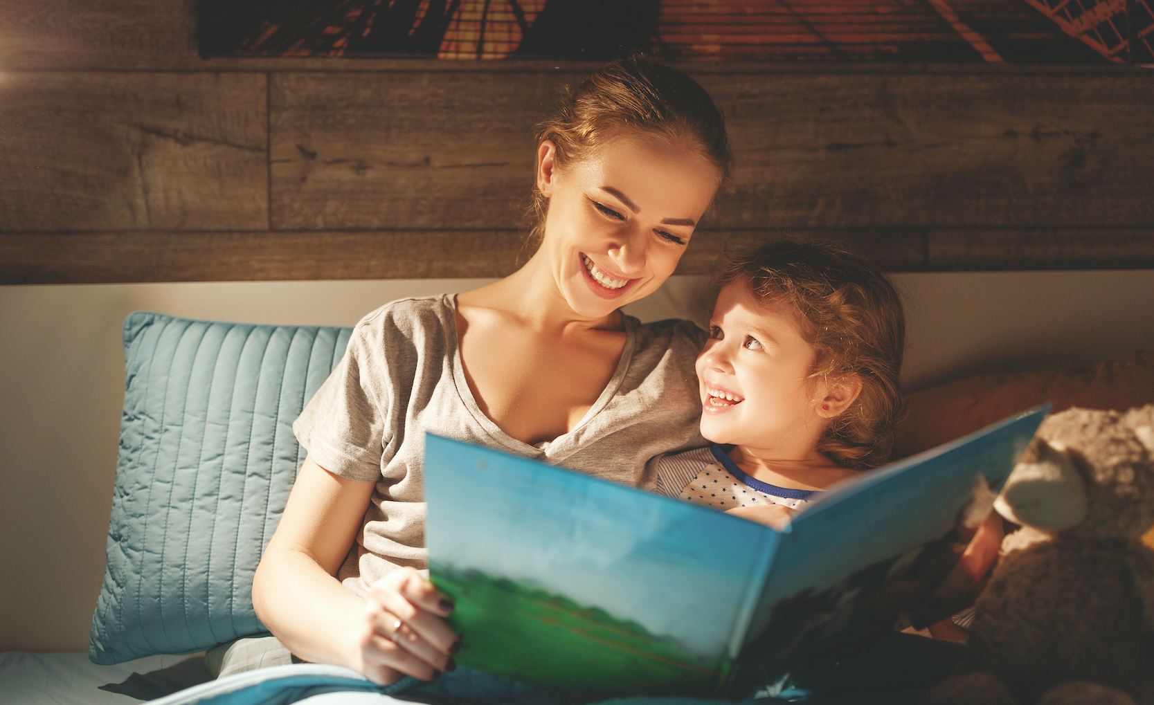 7 Ways to Encourage Your Children to Read More - Vimarsana News
