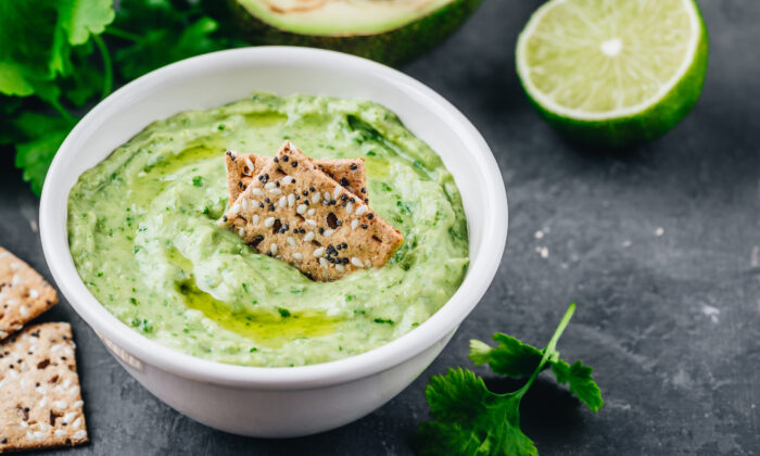 Easy Spinach Hummus Recipe