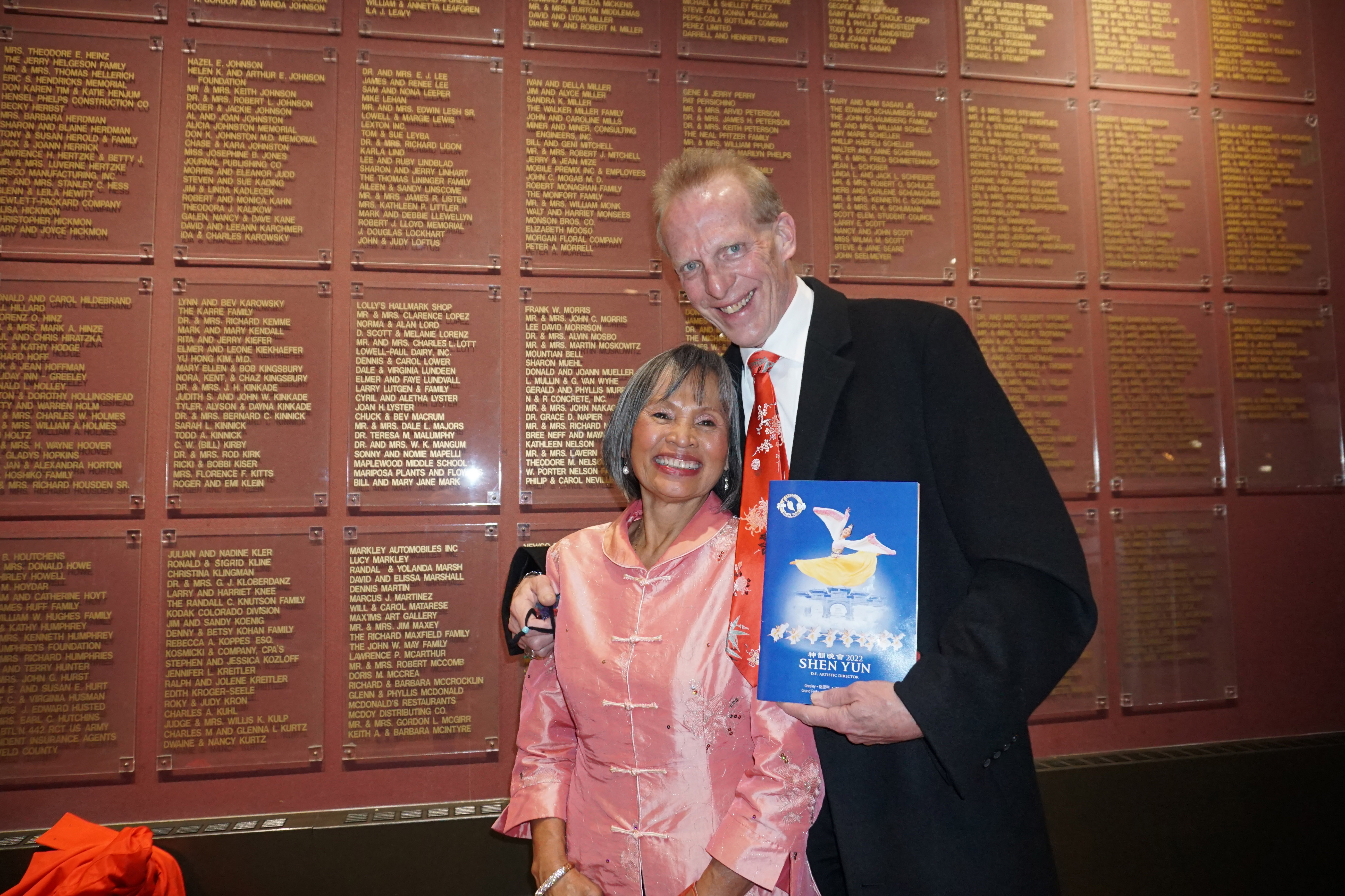 One Can Feel 'Waves of Energy' Watching Shen Yun, Says Author - Vimarsana News