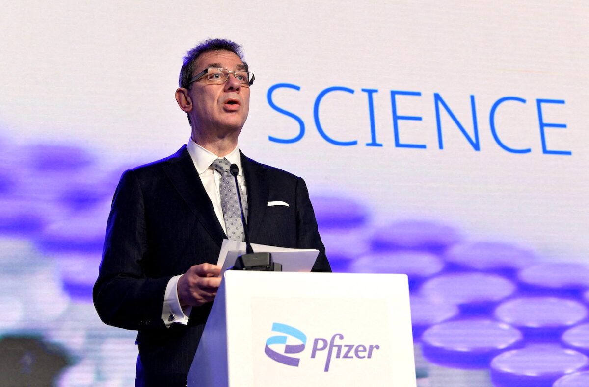 Pfizer to Ask US Regulators to Authorize Second Booster Due to Waning Effectiveness: CEO
