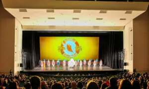 Former US Embassy Official Among Iowa Audience Expressing Support for Shen Yun’s Mission