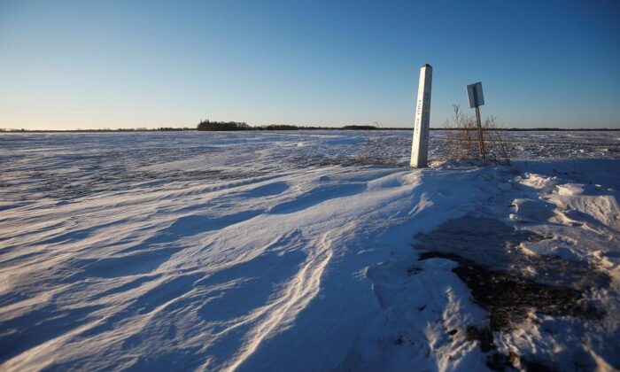 A border marker is shown just outside of Emerson, Man., on Jan. 20, 2022.(The Canadian Press/John Woods)