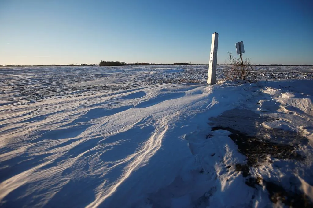 A border marker is shown just outside of Emerson, Man., on Jan. 20, 2022.(The Canadian Press/John Woods)