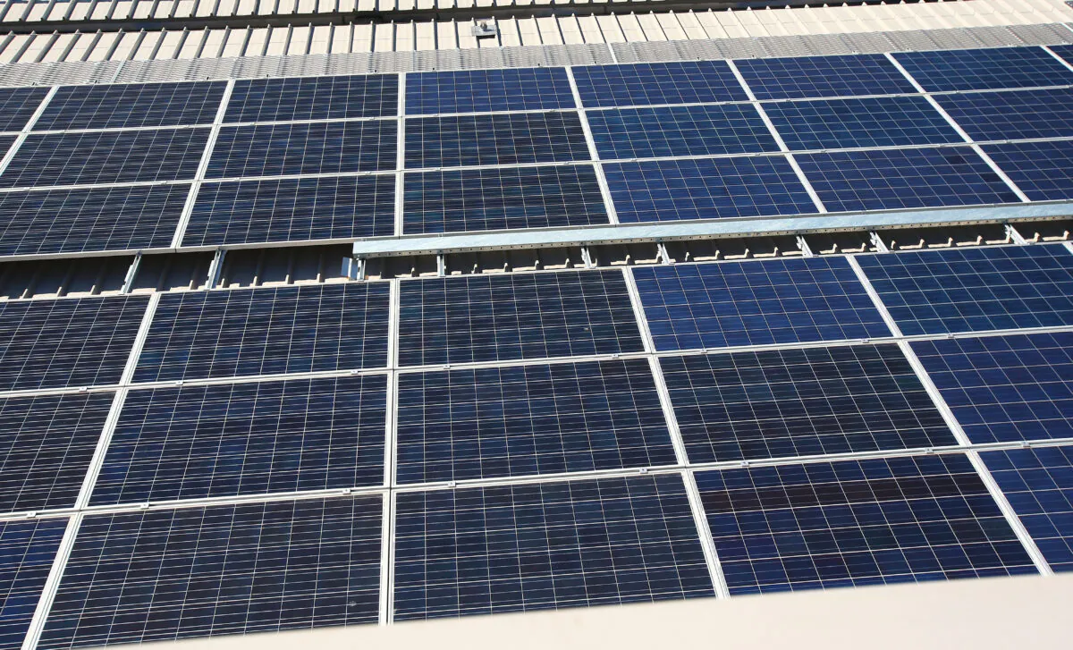 Solar panels are seen on the rooftop at AGL's new Docklands office in Melbourne, Australia, on August 20, 2015. (Scott Barbour/Getty Images)