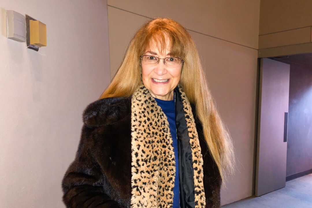 Kim Hiscox at the Jan. 23, 2022 matinee of Shen Yun in Des Moines, Iowa. (Kerry Qin/Epoch Times)
