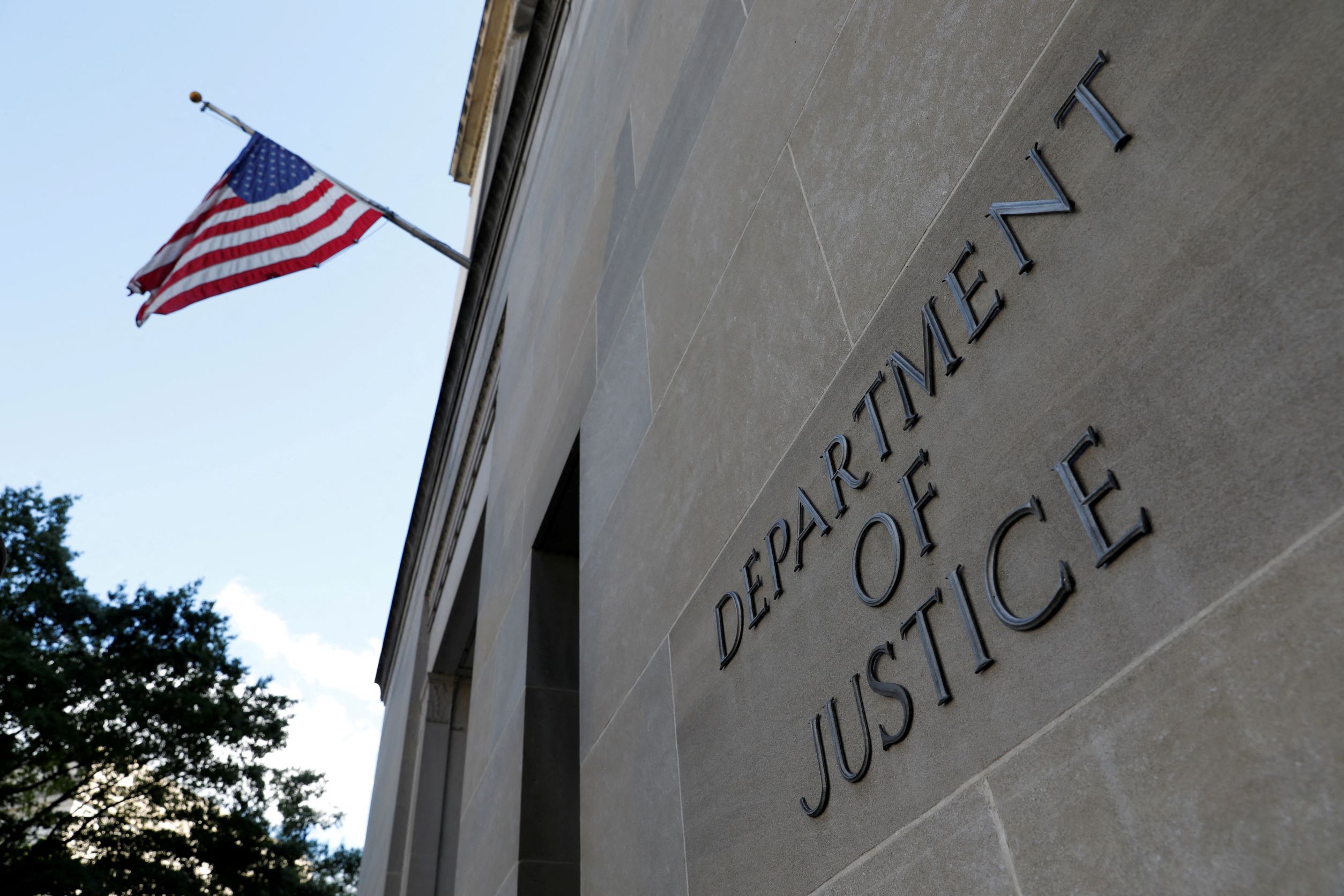 Kansas Woman Accused of Leading ISIS Battalion Ordered Held Without Bail - Vimarsana News