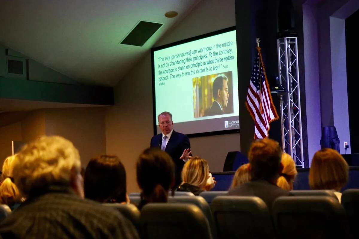 Ron Nehring, an instructor with the Leadership Institute and spokesman for the 2016 presidential campaign of Sen. Ted Cruz (R-Texas), teaches would-be school board activists at a training in Sarasota, Fla., on Jan. 19, 2021. (Nanette Holt/The Epoch Times)