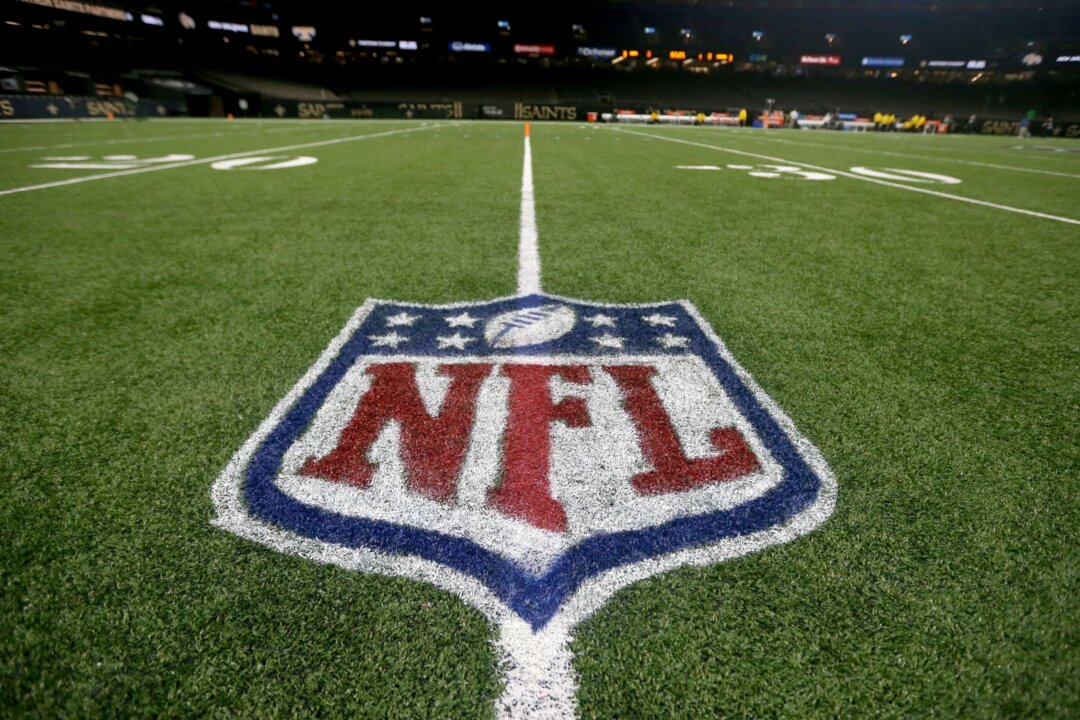 NFL Tells Teams to Hire Minority or Female Offensive Assistant Coaches for 2022 Season