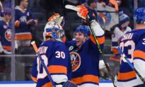 NHL Roundup: Flyers’ Keith Yandle Sets Ironman Mark, but Isles Get Win