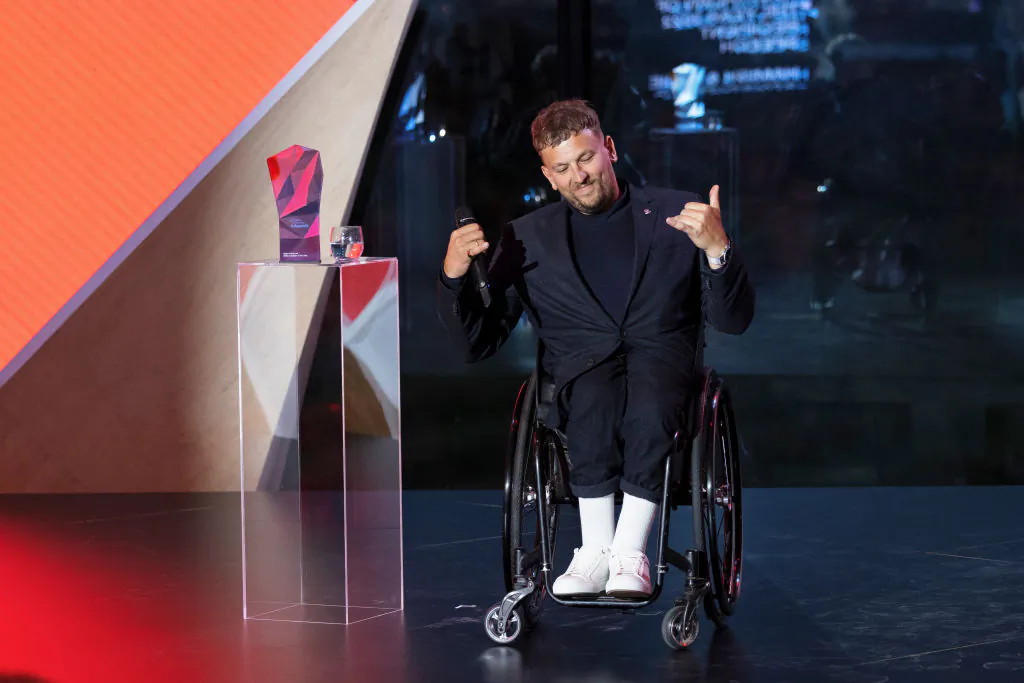 Newly crowned Australian of the year Dylan Alcott at the 2022 Australian of the Year Awards at the National Arboretum on January 25, 2022 in Canberra, Australia. (Photo by Brook Mitchell/Getty Images)