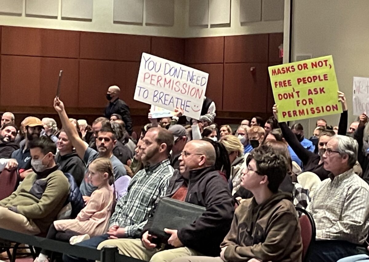 ‘Segregation’: Parents Protest Schools' Differential Treatment of Unmasked Students in Loudoun County