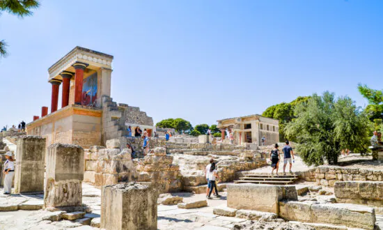 Fact, Fiction, and Fantasy: Exploring the Palace of Knossos