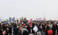 Thousands Come Out to Support Truckers as Convoy Rolls Through Toronto Area