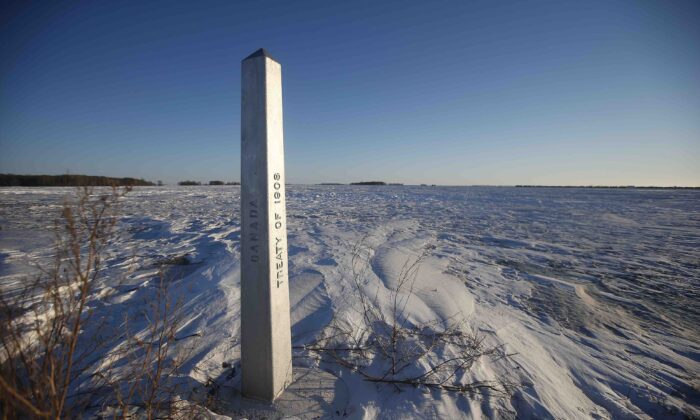A border marker is shown just outside of Emerson, Man. on Jan. 20, 2022.  (The Canadian Press/John Woods)
