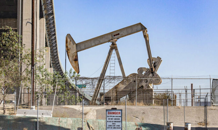An oil pump in Long Beach, Calif., on Oct. 27, 2021. (John Fredricks/The Epoch Times)