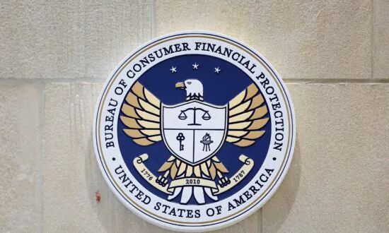 Consumer Watchdog Ups Pressure on Banks over Fees