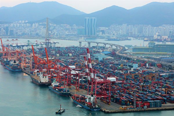 A general view of the Busan Port in Busan, South Korea, on Nov. 5, 2021. Busan Port, located in the southeast of the Korean peninsula, makes a substantial contribution to Korean economic growth by handling about 75 percent of container cargo. (Chung Sung-jun/Getty Images)