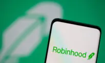 Robinhood Posts $423 Million Net Loss, Shares Sink After Hours