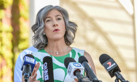 South Australian Teachers Put Strike on Hold