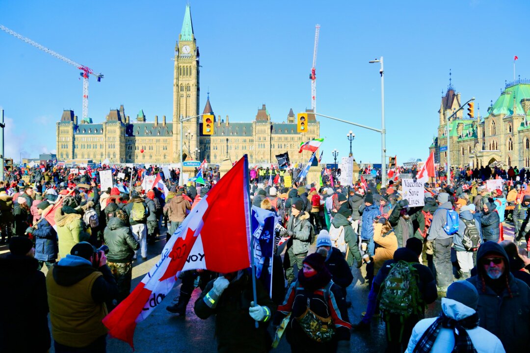Video: Massive Crowds Gather in Ottawa as Trucker Convoy Protests COVID-19 Mandates, Restrictions
