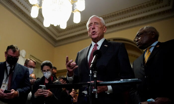 Rep. Steny Hoyer (D-Md.) makes a statement with House Speaker Nancy Pelosi (D-Calif.) and Rep. James Clyburn (D-S.C.) at the U.S. Capitol in Washington on Nov. 5, 2021. (Elizabeth Frantz/Reuters)