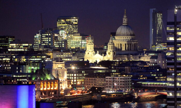 St Paul's Cathedral and areas of the financial district of the City of London are seen at dusk on Oct. 9, 2008. (Toby Melville/Reuters)