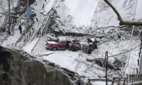 Human Chain Formed to Help After Pittsburgh Bridge Collapse; No Deaths Reported