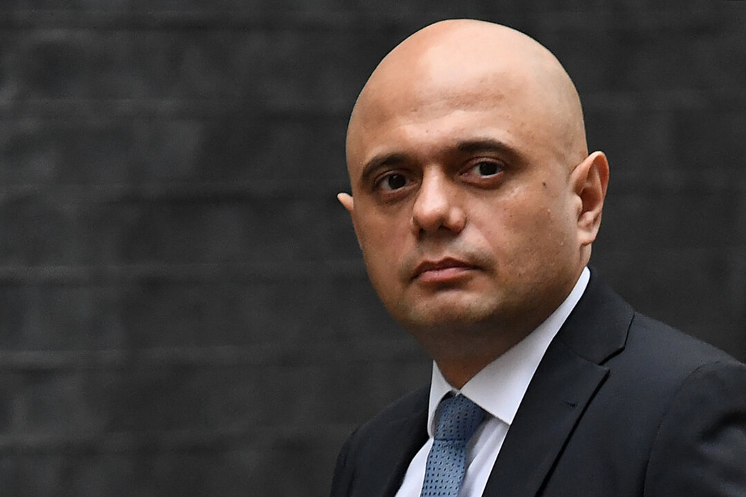 England Halts Vaccine Mandates for Health and Care Home Workers