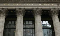 S&P 500 Ends Lower as West Hits Russia With Sanctions
