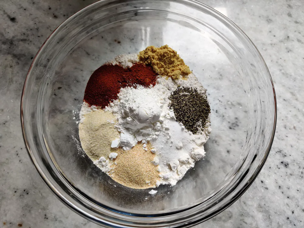 Making your own spice mixes will save you money—and you'll know exactly what goes in them, no mystery ingredients involved. (Enbrunner/Shutterstock)