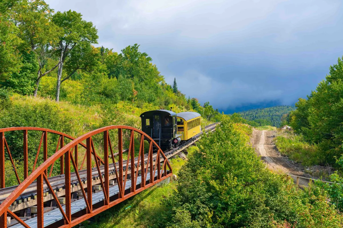 Modern Biodiesel Locomotive In the White Mountains of New Hampshire takes tourists to the top of Mount Washington. (Sergey and Marina Pyataev/Shutterstock)