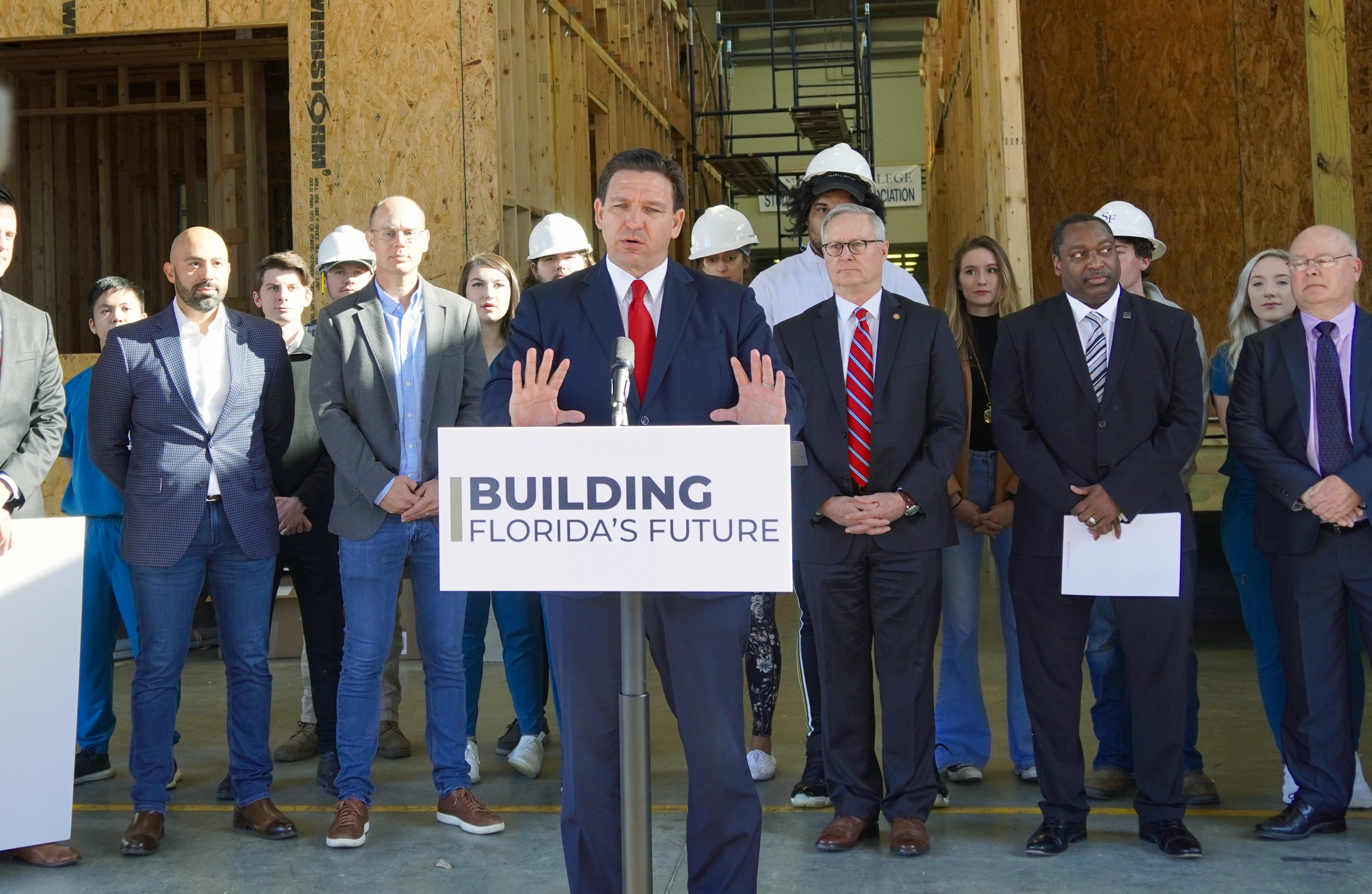 Florida Lawmakers Aim to Extend Protection to Hospitals in Treating COVID-19; Lawyers Object - Vimarsana News