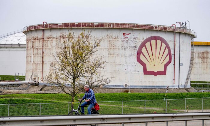 Shell's refinery in Pernis, Netherlands, on Nov. 15, 2021. (Robin Utrecht/ANP/AFP via Getty Images)