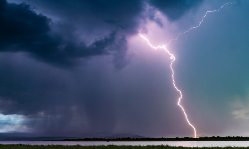 A lightning strike. (Artem Zarubin/Shutterstock)