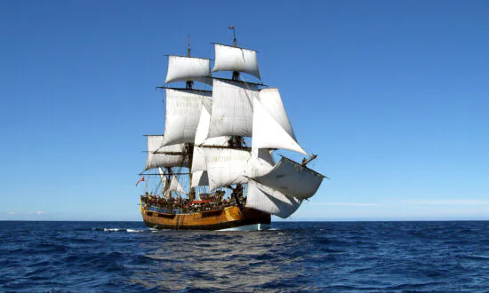Researchers Identify Two Century Old Shipwreck as Captain Cook’s Endeavour