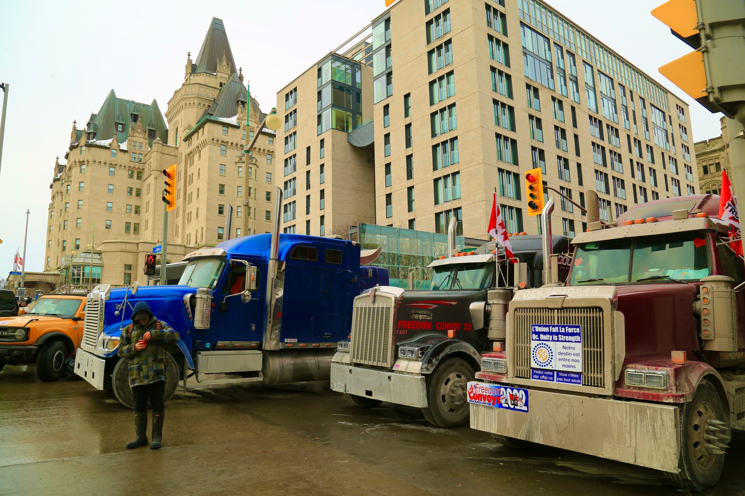 GoFundMe Says It Will Automatically Refund All Donations to Trucker Convoy; Florida to Investigate - Vimarsana News