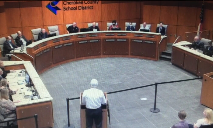 William Ray Lynch Jr., M.D., makes several statements about COVID-19, vaccines, and masks at the Cherokee County school board meeting on Aug. 19, 2021. (Courtesy William Ray Lynch Jr.）
