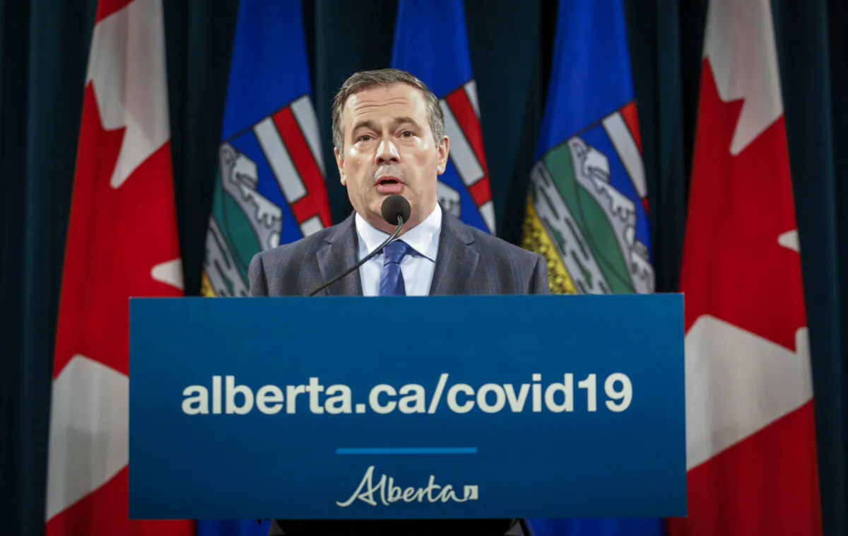Alberta Premier Jason Kenney makes an announcement regarding COVID-19 measures, in Calgary on Sept. 15, 2021. (The Canadian Press/Jeff McIntosh)