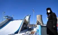 Dutch Reporter Dragged Away by Chinese Security on Live TV While Covering Beijing Winter Olympics