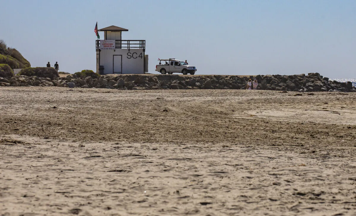 Bodies of two unresponsive adults were found deceased on the south end of Salt Creek Beach in Dana Point, Calif., on Feb. 4, 2022. (John Fredricks/The Epoch Times)