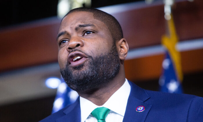 Rep. Byron Donalds (R-Fla.) speaks in Washington in a file image. He is one of the members of Congress calling for the FDA to re-post a document that was taken offline. (Allison Shelley/Getty Images)