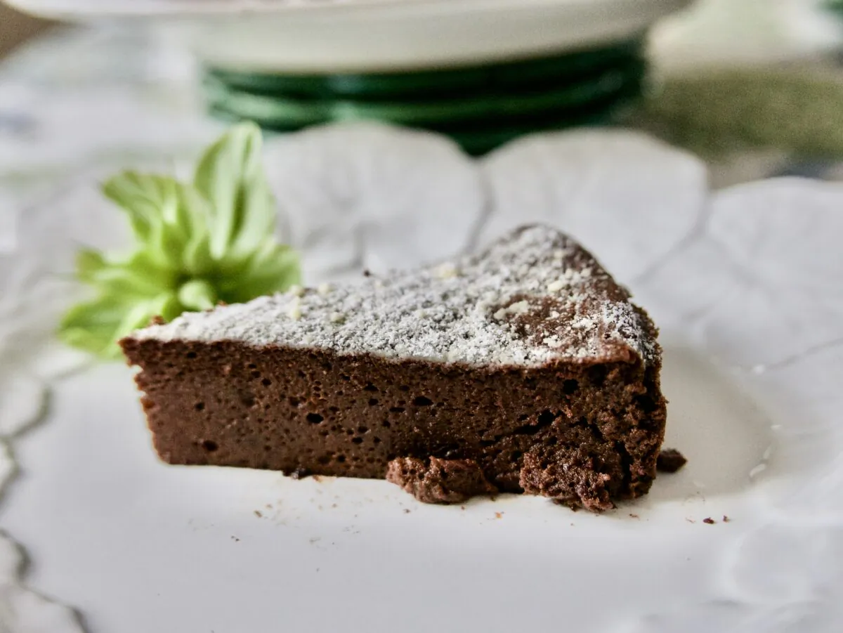Three simple ingredients come together into a rich, luscious dessert. (Victoria de la Maza)
