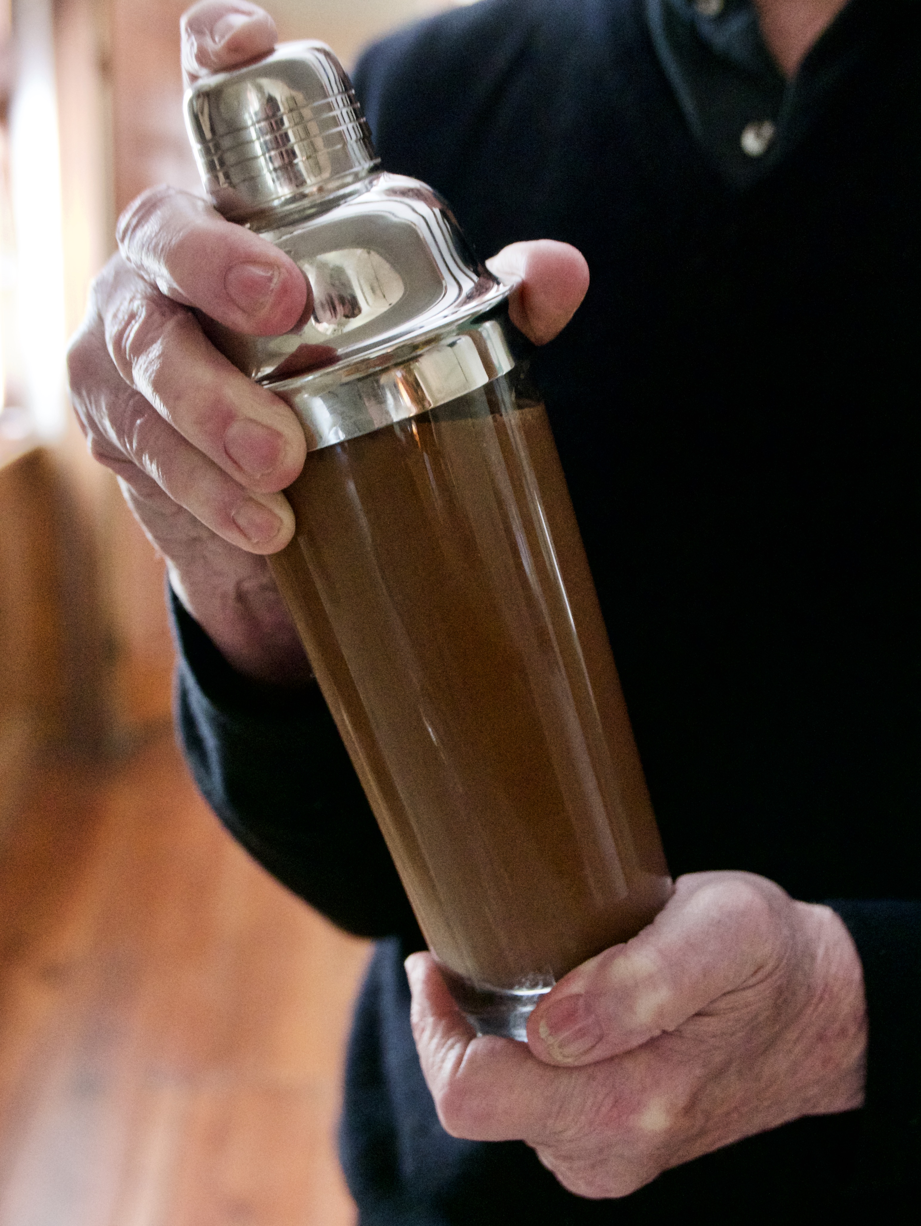 shaking chocolate cocktail