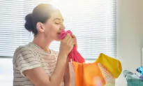 7 Smart Reasons to Use Vinegar in Laundry