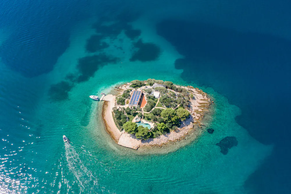 The mailman will hate delivering your packages, but a private island is a slice of heaven. (Dave Z/Shutterstock)
